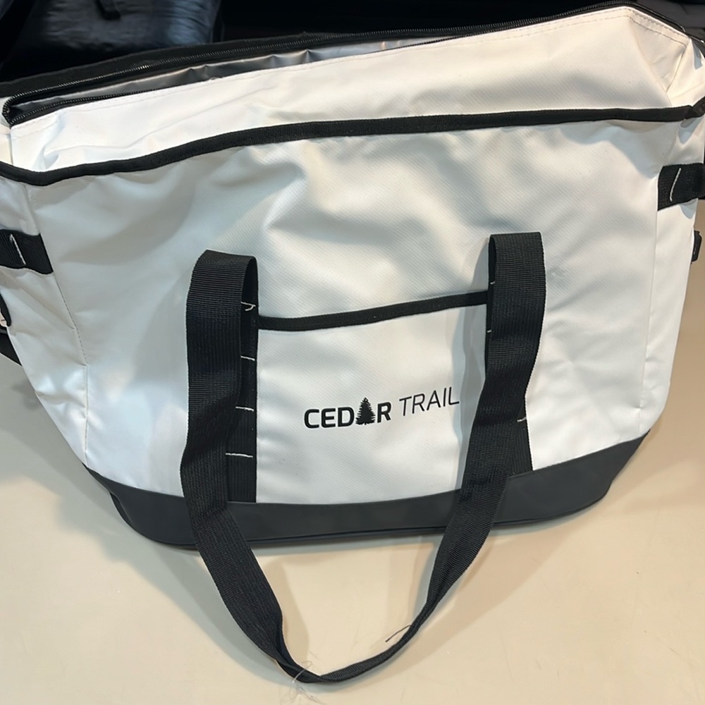 Cedar Trail insulated Cooler Large